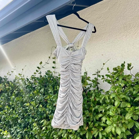 Lovers And Friends Maysen Dress Sage One Shoulder Cutout Mini Size XS fits S NWT - Picture 7 of 7